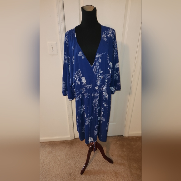 City Chic Dresses & Skirts - NWT ! CITY CHIC DRESS.